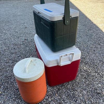 Lot 95 - Coolers Collection -  Coleman, Igloo, & Gott fountain cooler