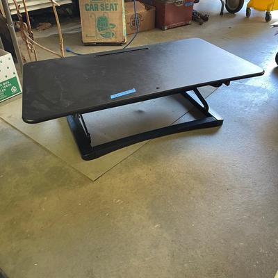 Lot 97 - Flexispot Stand up desk w/floor mat
