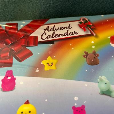 LOOK AHEAD!  ADVENT CALENDAR w/ 24 GIFTS