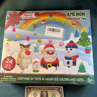 LOOK AHEAD!  ADVENT CALENDAR w/ 24 GIFTS