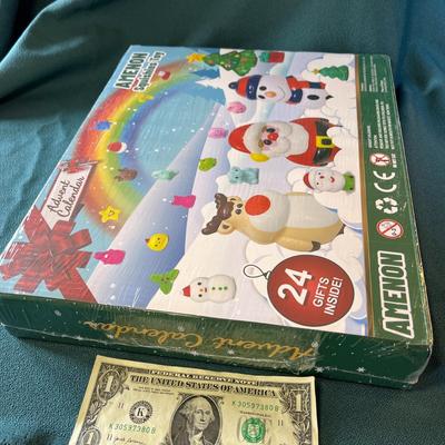 LOOK AHEAD!  ADVENT CALENDAR w/ 24 GIFTS