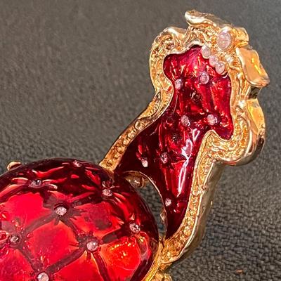 FANCY ORNATE CHAIR PILL BOX