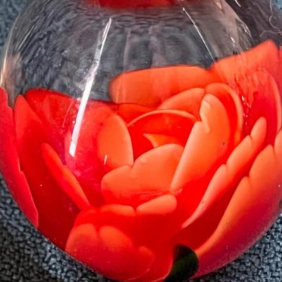 STUDIO GLASS FLOWER EGG PAPERWEIGHT