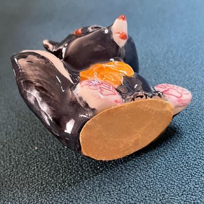CUTE 2-3/4â€ CERAMIC SKUNK FIGURE