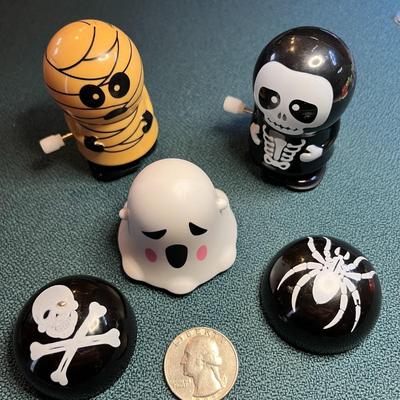 5 SMALL HALLOWEEN MOTION TOYS