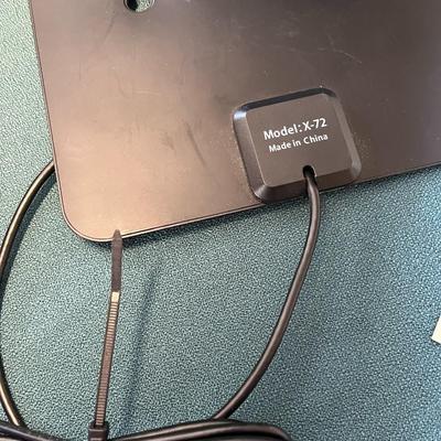 INDOOR CLEAR TV ANTENNA 8â€ SQUARE
