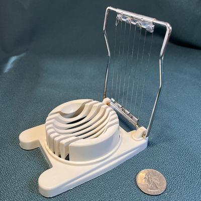 NIFTY EGG SLICER