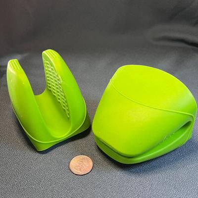 BAKERS OVEN SILICONE MITTS PAIR