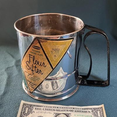 VINTAGE FLOUR SIFTER BY ANDROCK