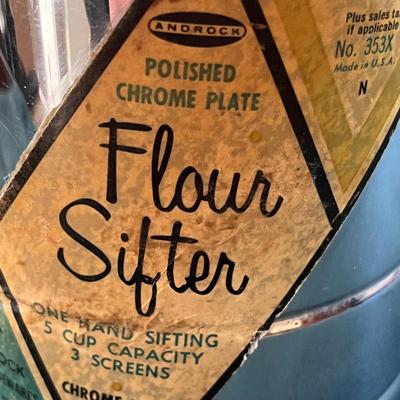 VINTAGE FLOUR SIFTER BY ANDROCK