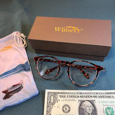 NICE NEW PROTECTIVE EYE GLASSES â€œWUOERRâ€