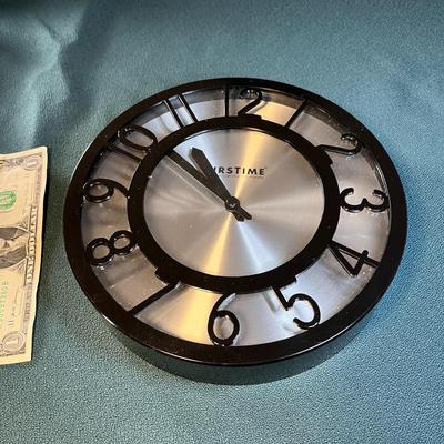 â€œFIRSTIMEâ€ WALL CLOCK CONTEMPORARY STYLE