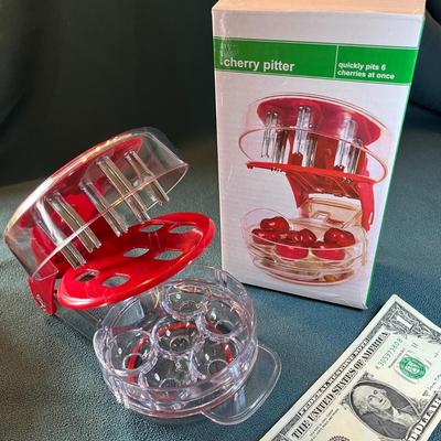 CHERRY PITTER NEW IN BOX 
