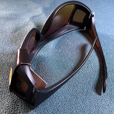 NEW UV 400 SUNGLASSES WITH SIDE SHIELDS