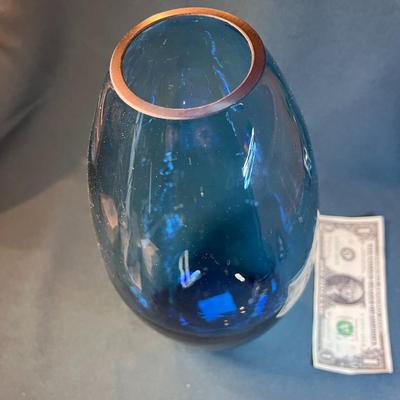 BEAUTIFUL 12â€ TALL BLUE GLASS TAPERED VASE