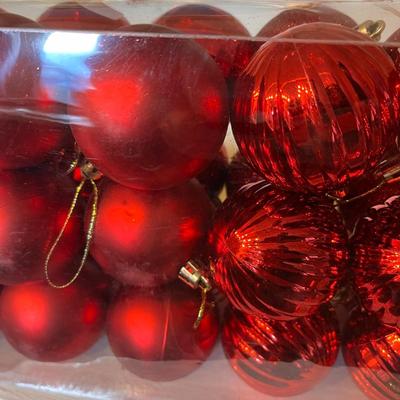 NEW 36 CT. RED CHRISTMAS ORNAMENT BULBS