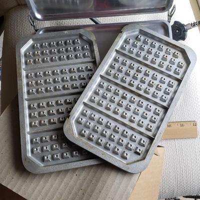 Vintage General Electric waffle iron maker