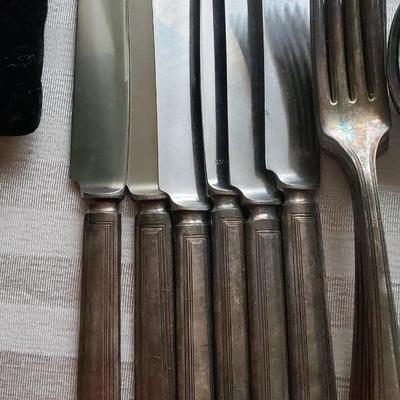 6 place settings Oneida silverplate