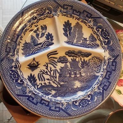 8 Ironstone Blue Willow sectioned plates made in Japan