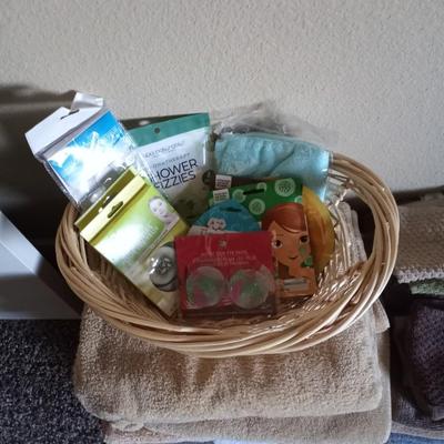 BATH & HAND TOWELS-WASH CLOTHS AND BASKET OF LADIES SKINCARE