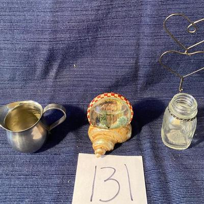 Vintage Bridal Cave Sea Shell Souvenir