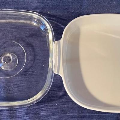 Corning Ware 10â€x10â€x2â€ w/lid