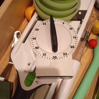 COOKING UTENSILS-TIMER-LARGE CONTAINER WITH LID- DISH TOWELS-MORE