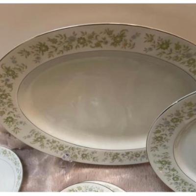Royal WENTWORTH Pauline 8695 floral porcelain service for 12 & accessories