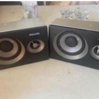 Pair  Of Philips Surround Sound Portable Speakers 8 Ohm CS 3660D. Blue Tooth.  6 inches