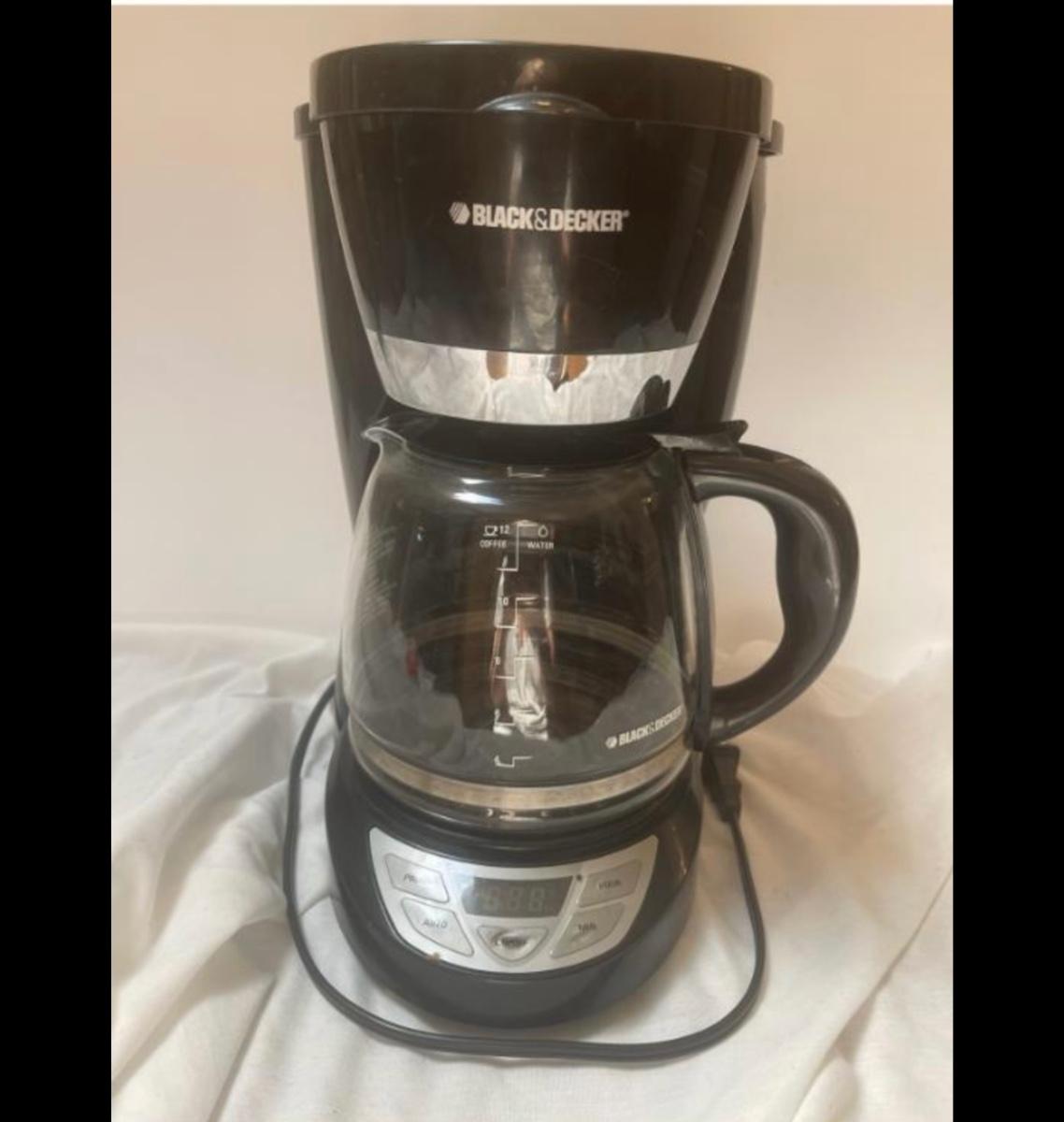 Black and Decker 12 cup programable coffee maker. Like new. Barely used
