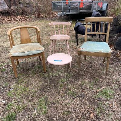 Lot 111 - Collection of 4 chairs