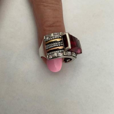 10kT Gold Ring with large Ruby