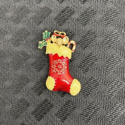 Vintage Liz Claiborne stocking pin