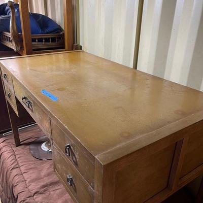 Lot 116 - Awesome find! Mid century desk! American Of Martinsville