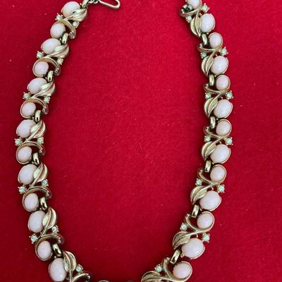 Vintage 1950s Trifari Necklace,  pebble beach pink