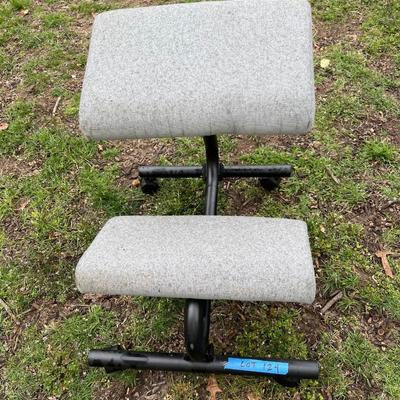 Lot 124 - Ergonomic kneeling chair, adjustable stool