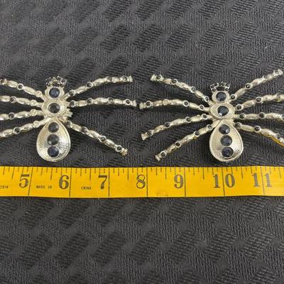 Spider pin