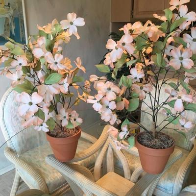 2 potted faux flowers