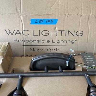Lot 143 - Track lighting, new in box !