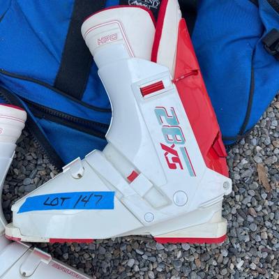 Lot 147 - Skis by  MICRONIC ATOMIC ARC 190, Poles, French ski shoes