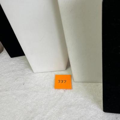 Mixed Size Tall Necklace Displays