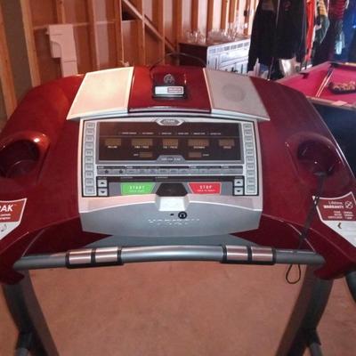 HORIZON T800 FOLDING TREADMILL WITH ALL THE BELLS AND WHISTLES