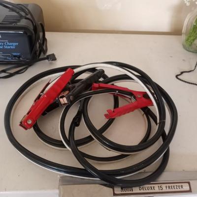 DIEHARD BATTERY CHARGER/ENGINE STARTER AND JUMPER CABLES
