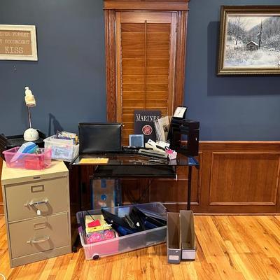 Lot 21: Office items