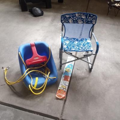 LITTLE TIKES SWING-KIDS FOLDING CHAIR WITH ATTACHED SIDE TABLE AND KITE