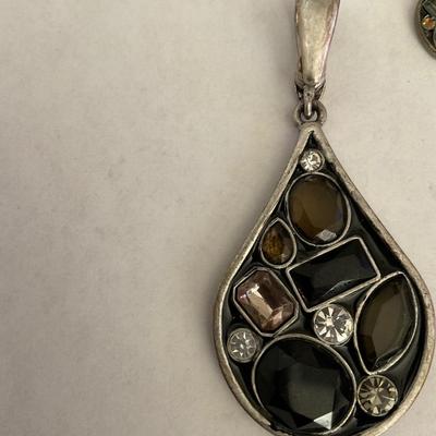 Earrings and necklaces pendant.