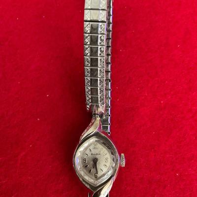 Vintage BULOVA Watch/.  Works