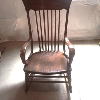 ANTIQUE ROCKING CHAIR, THROW AND THROW RUG