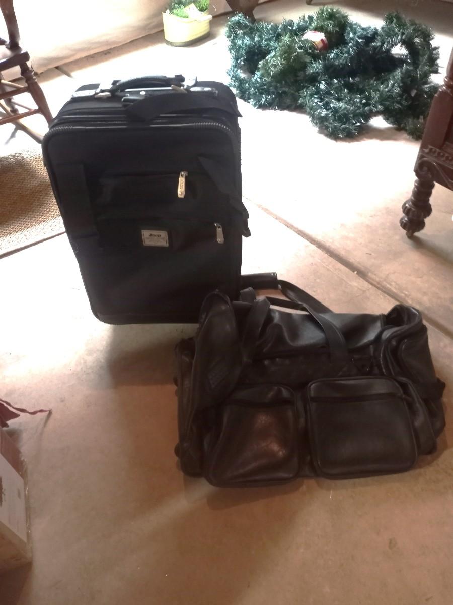 SUITCASE AND DUFFLE BAG ON WHEELS