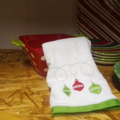 CHRISTMAS THEMED DISHES AND HAND TOWEL